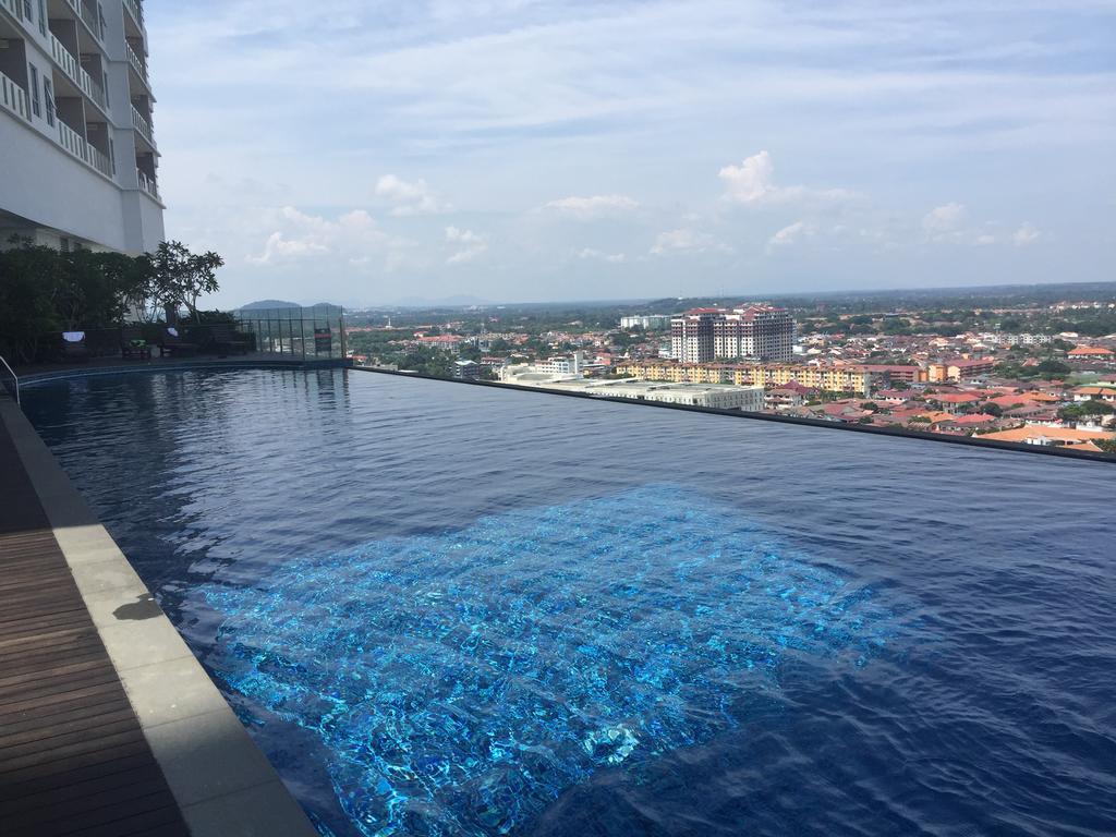 Sea & City View@Silverscape Малакка Экстерьер фото
